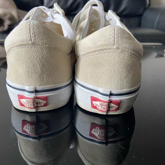 Cream vans - Picture 3 of 4